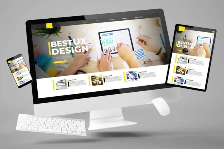 Site internet responsive affiché sur différents écrans