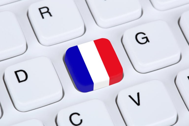Drapeau de la France internet sur Ordinateur-clavier